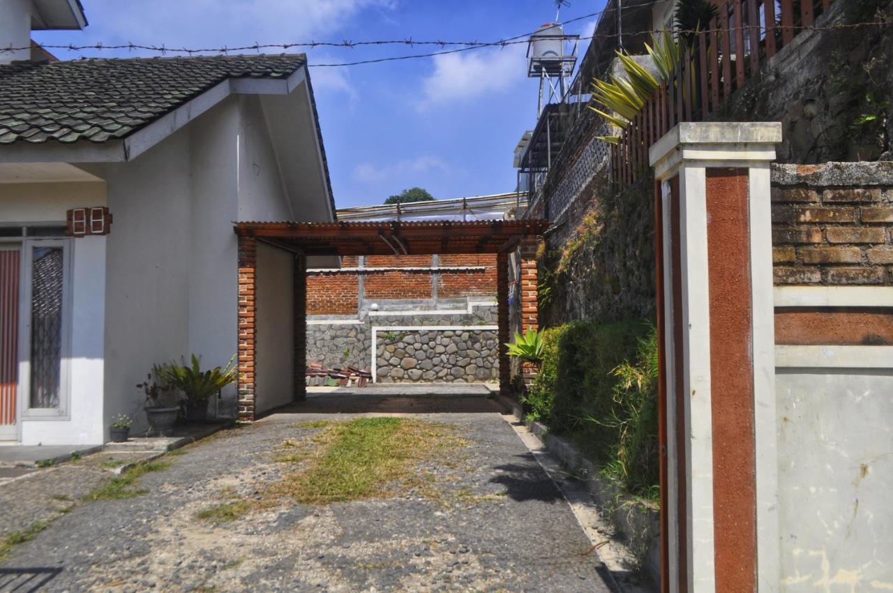 Dallil Putra Villa Лембанг Экстерьер фото